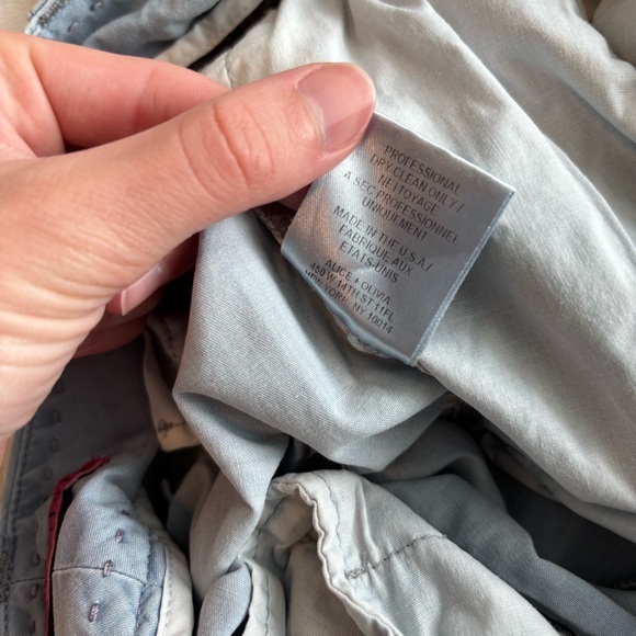 Alice + Olivia Light Blue Pleated Straight-Leg Pants - Picture 7 of 10